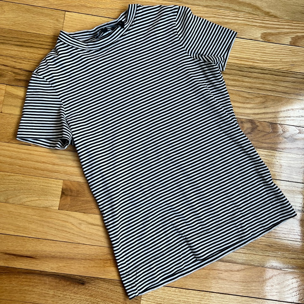 Theory striped black & white top